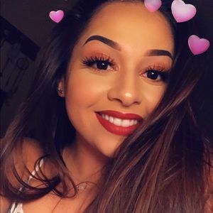 Meet your Posher, Victoria